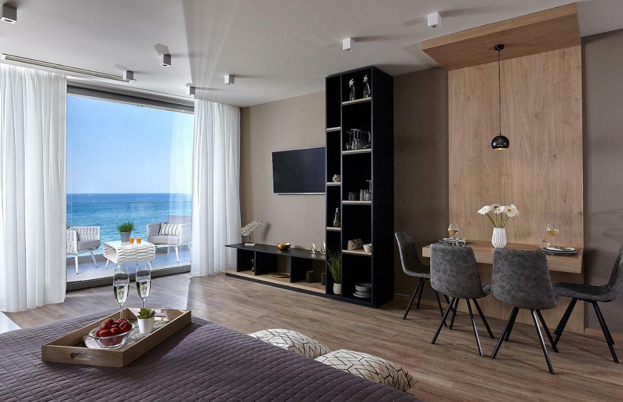 הרסוניסוס Seafront Apartments By Myseasight מראה חיצוני תמונה